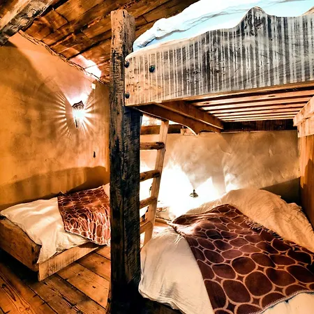 In Durbuy With Sauna & Garden, Cleaning Included بيت للعطل