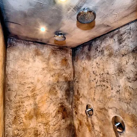 In Durbuy With Sauna & Garden, Cleaning Included بيت للعطل *